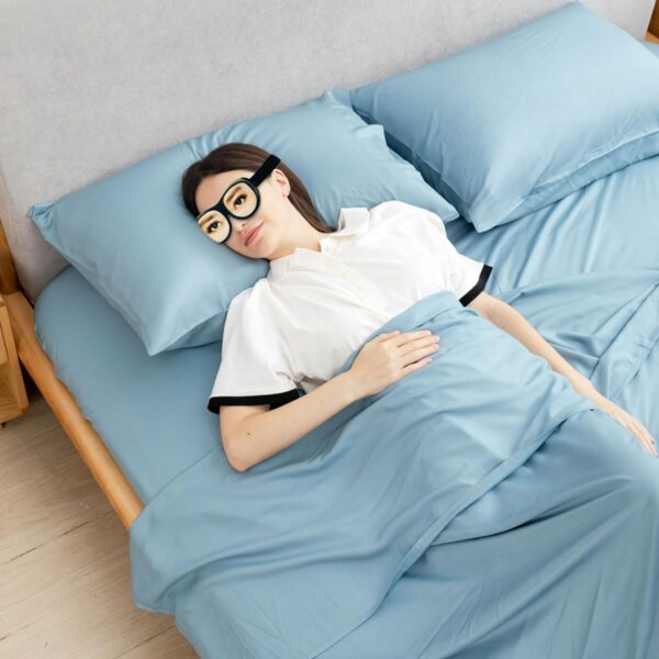 VIKSAUN 2 Stück Schlafmaske mit Augen, lustige Schlafbrille, Seidene Schlafmaske Augenmaske Augenschirm, Schlafbrille Bequem Lichtblockierende Augenmaske, für Yoga Reisen blockiert Licht (2 Stück) – Bild 4